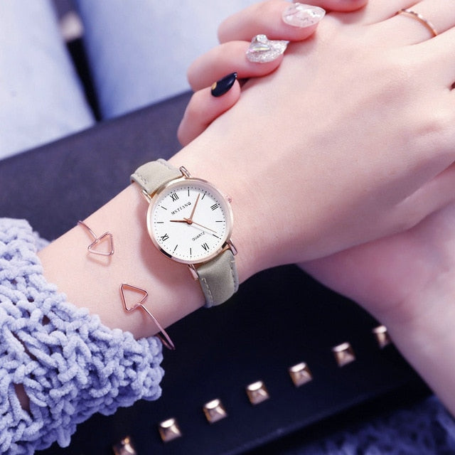 Simple Style Leather Band Wristwatch